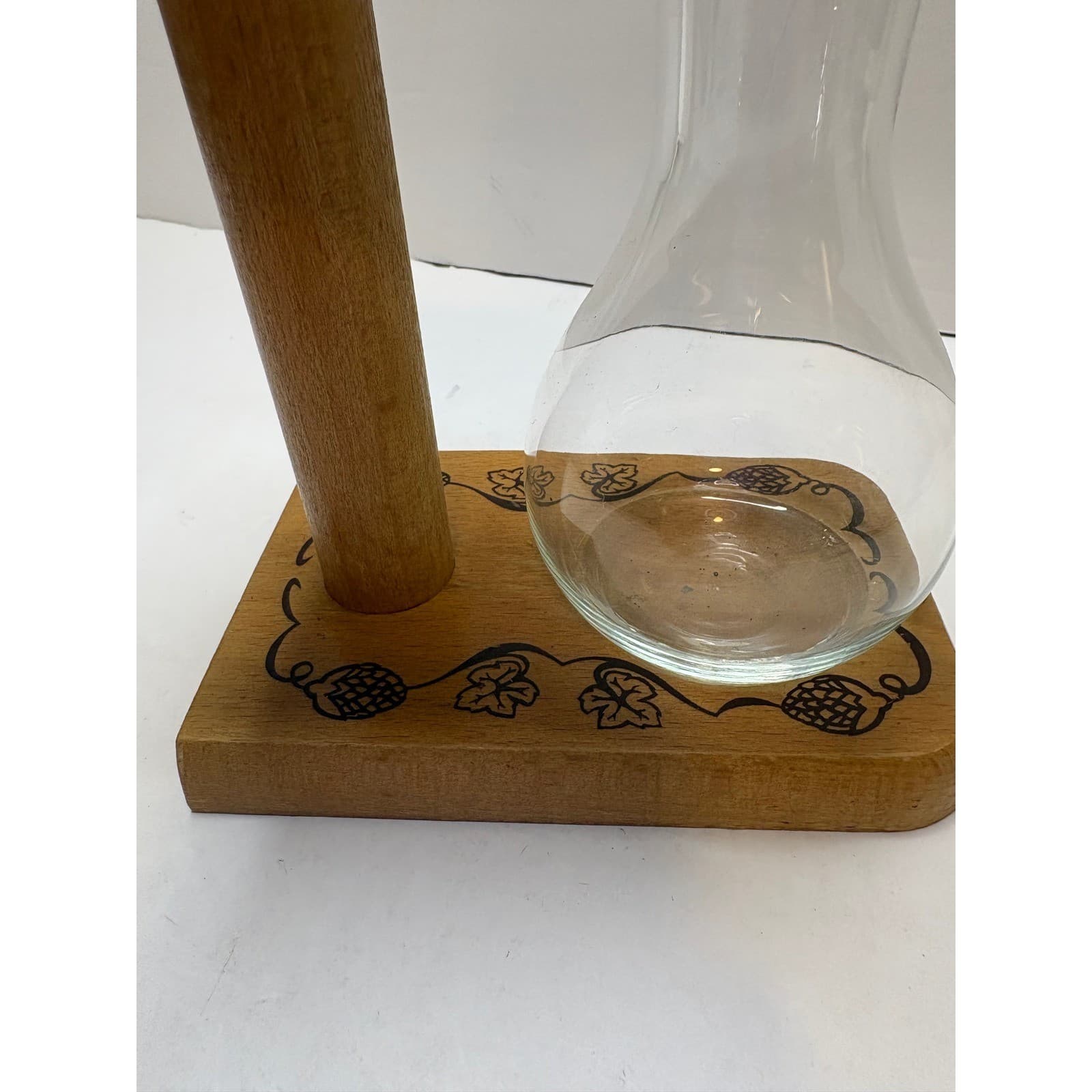 Pauwels Kwak Belgian Beer Glass with Wooden Coachmans Stand 9.5 Inch Barware - Thumbnail 3
