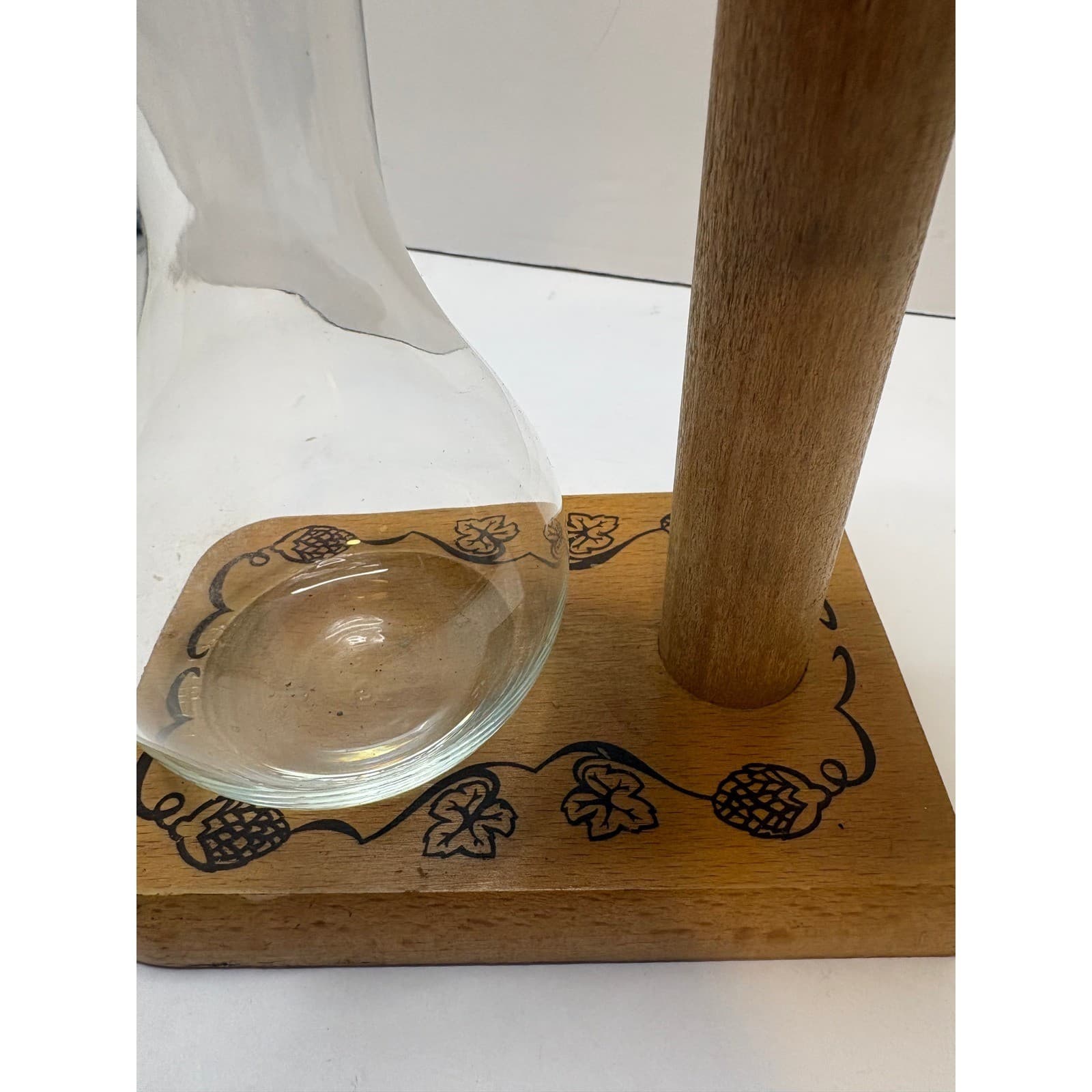 Pauwels Kwak Belgian Beer Glass with Wooden Coachmans Stand 9.5 Inch Barware - Thumbnail 5