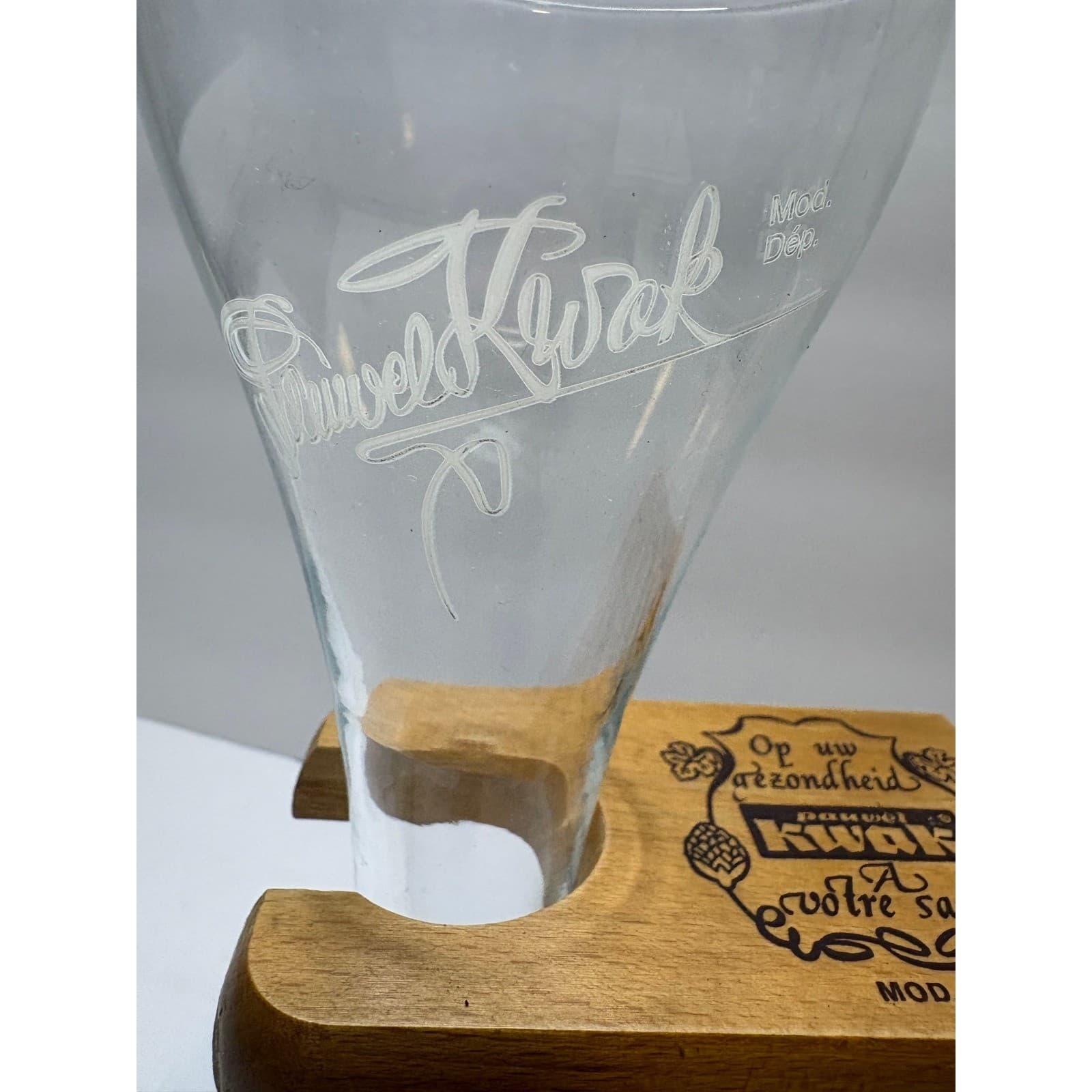 Pauwels Kwak Belgian Beer Glass with Wooden Coachmans Stand 9.5 Inch Barware - Thumbnail 4