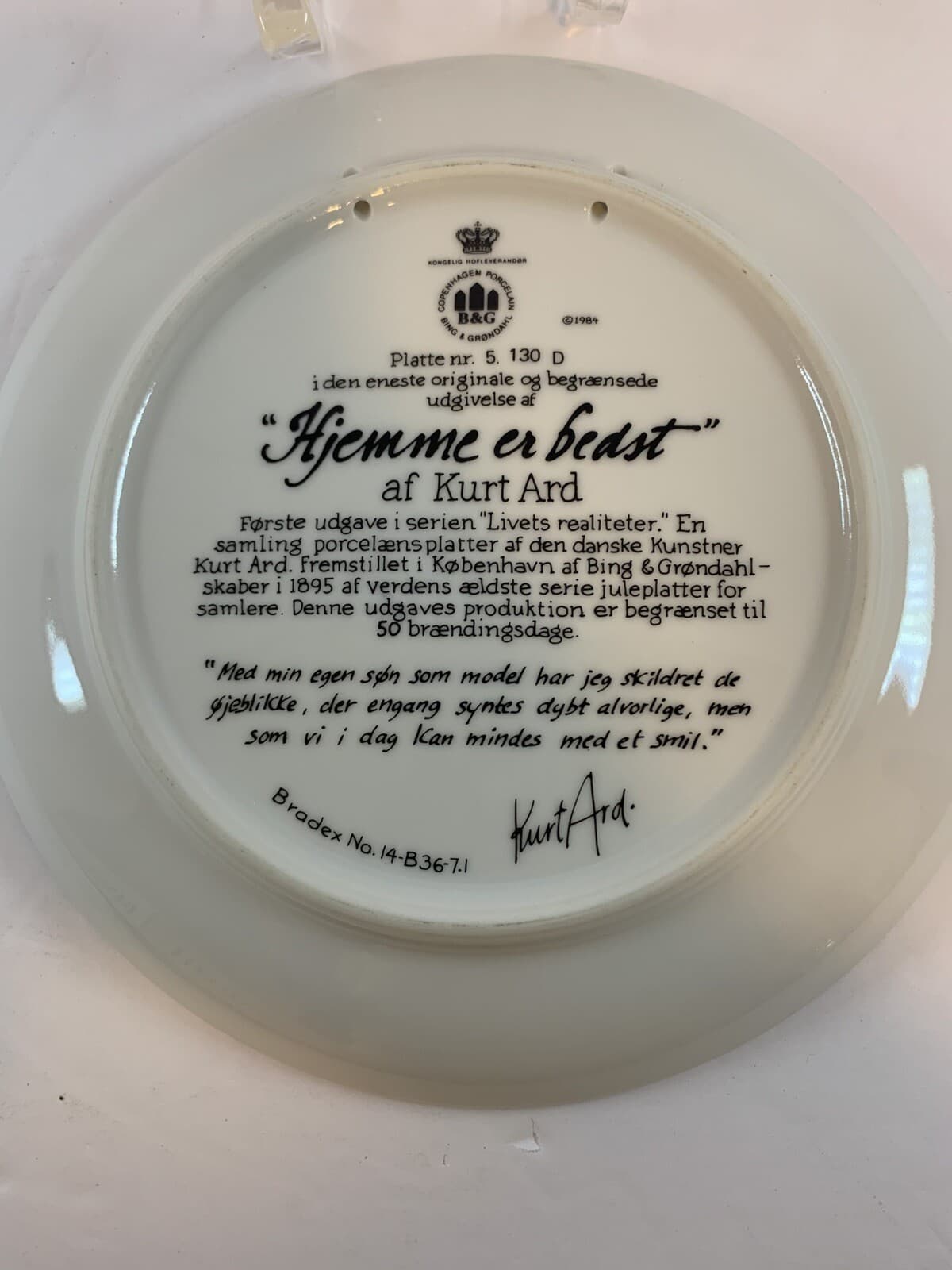 1984 Hjemme er Bedst Home is Best Bing & Grondahl Collector Plate w/Box - Thumbnail 2