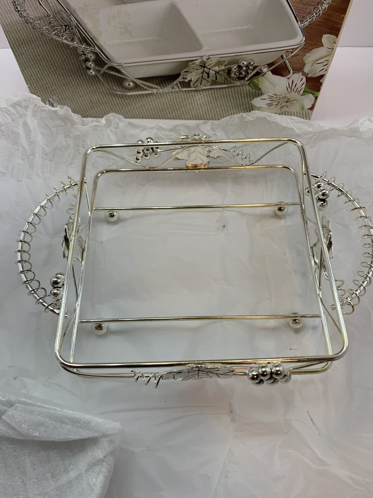 Cordon Bleu Silver Plated Grape Square Sectional Server W/Handles New Open Box - Thumbnail 3