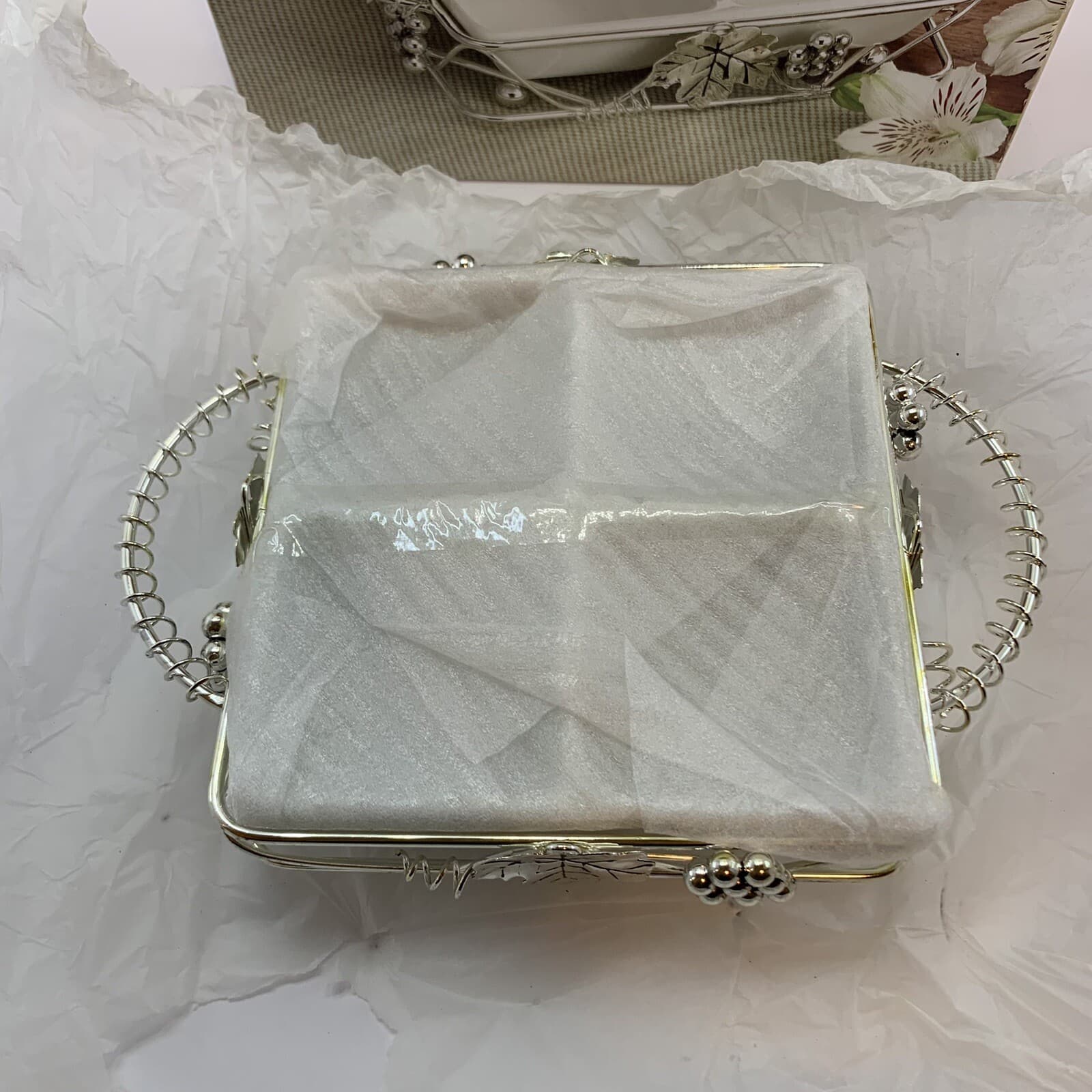 Cordon Bleu Silver Plated Grape Square Sectional Server W/Handles New Open Box - Thumbnail 2