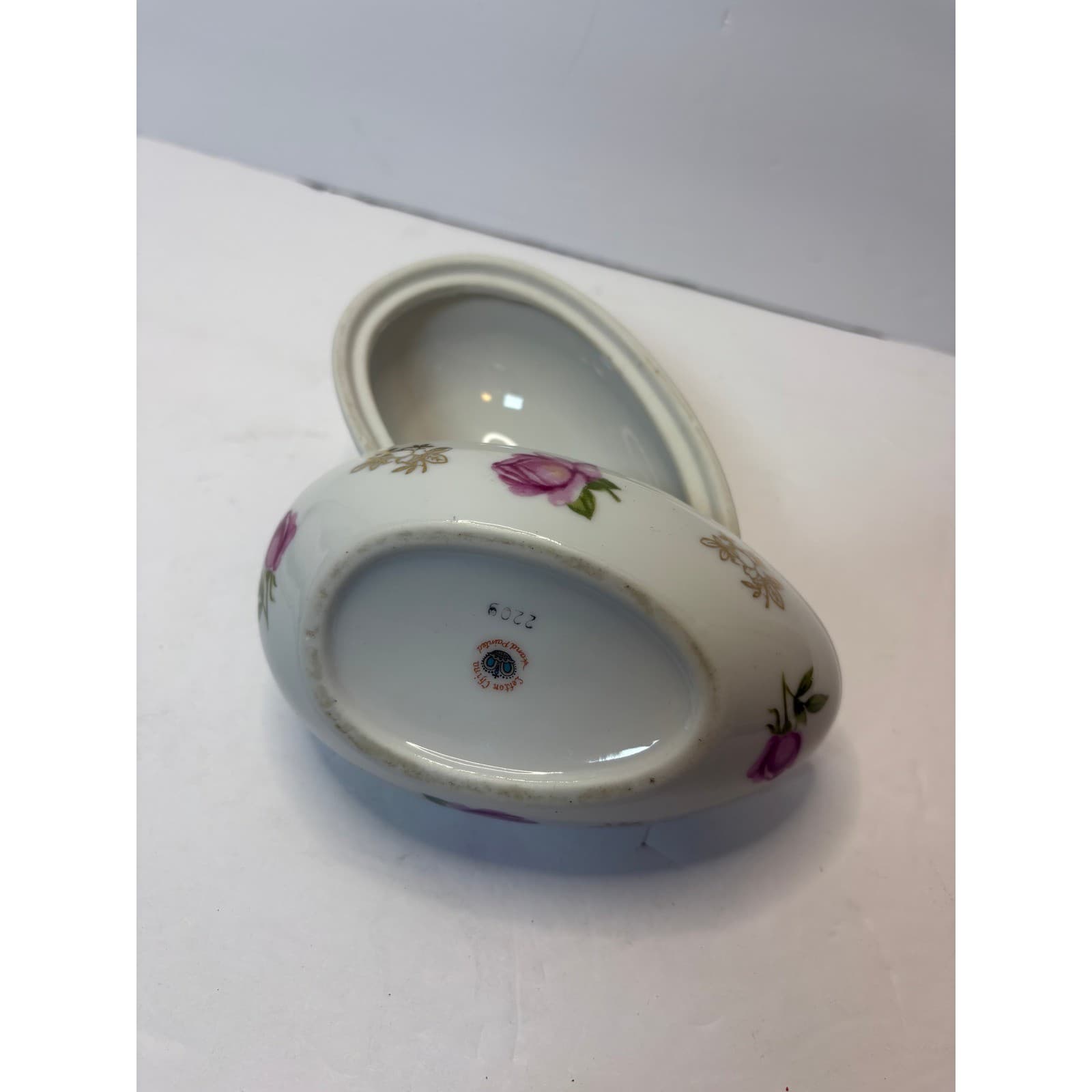 Lefton China Hand Painted Porcelain Egg Trinket Box Pink Roses Gold 2209 Vintage - Thumbnail 4