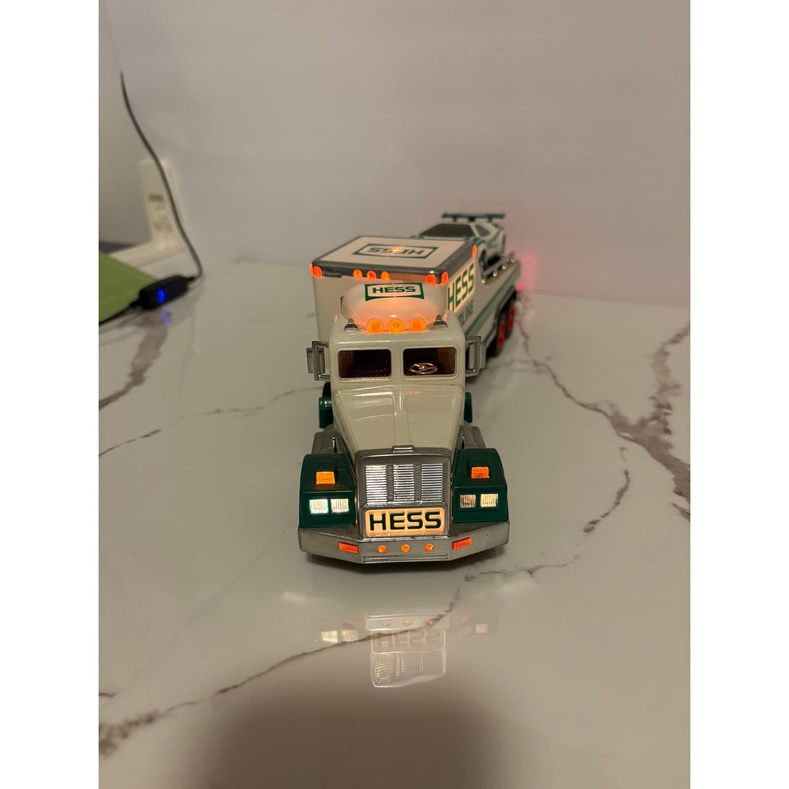 1991 Hess Toy Truck and Racer Gasoline Semi Trailer with Working Lights Vintage - Thumbnail 7