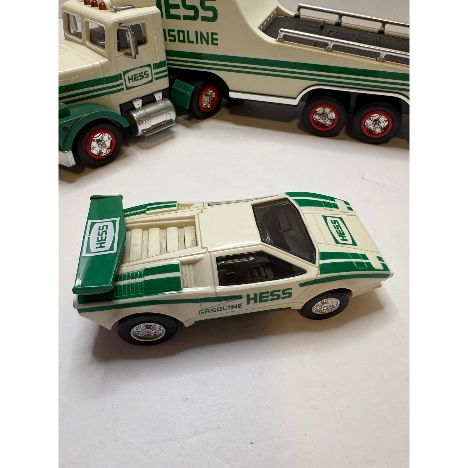1991 Hess Toy Truck and Racer Gasoline Semi Trailer with Working Lights Vintage - Thumbnail 11