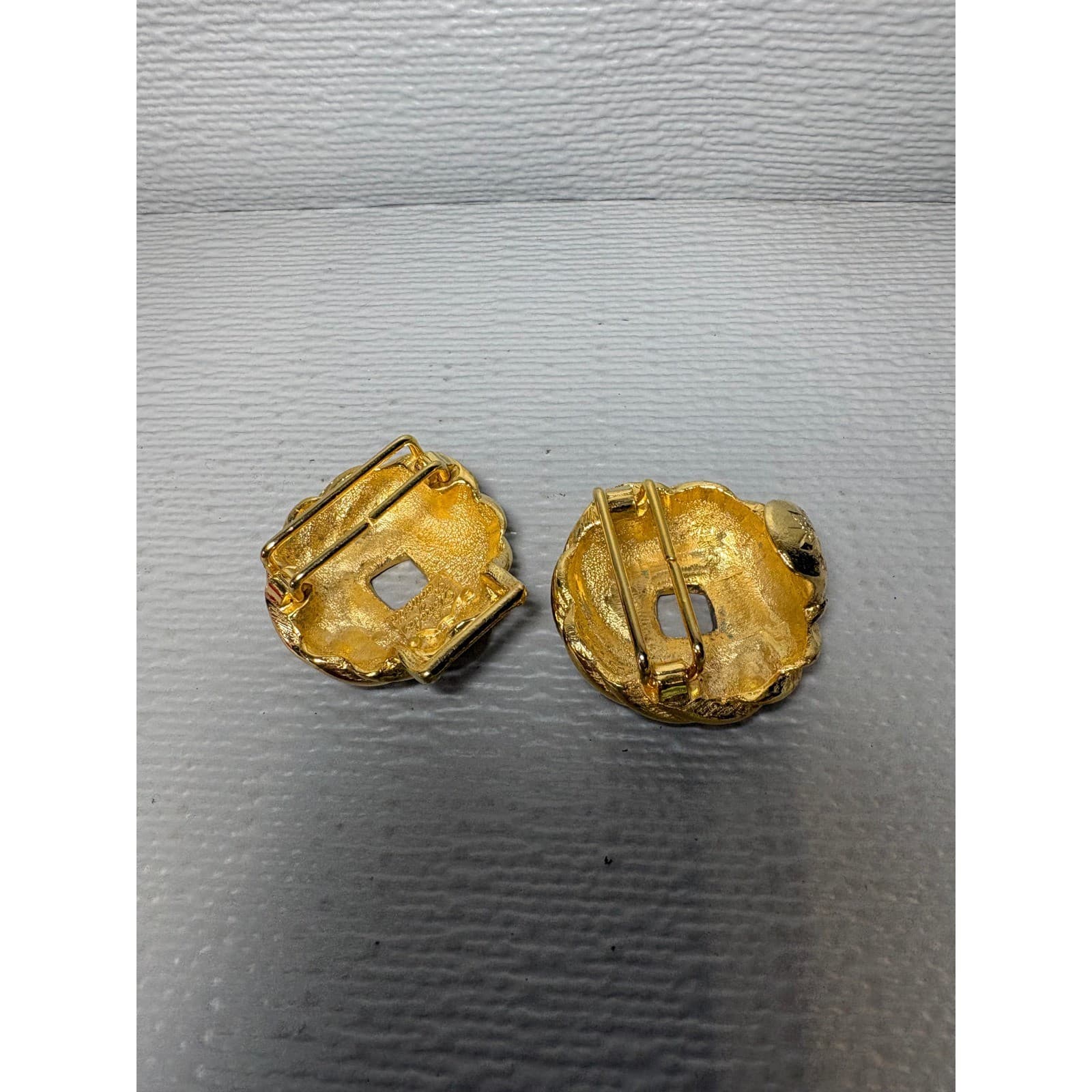 Douglas Paquette Vintage Gold Tone Textured Swirl Interlocking Belt Buckle Set - Thumbnail 3