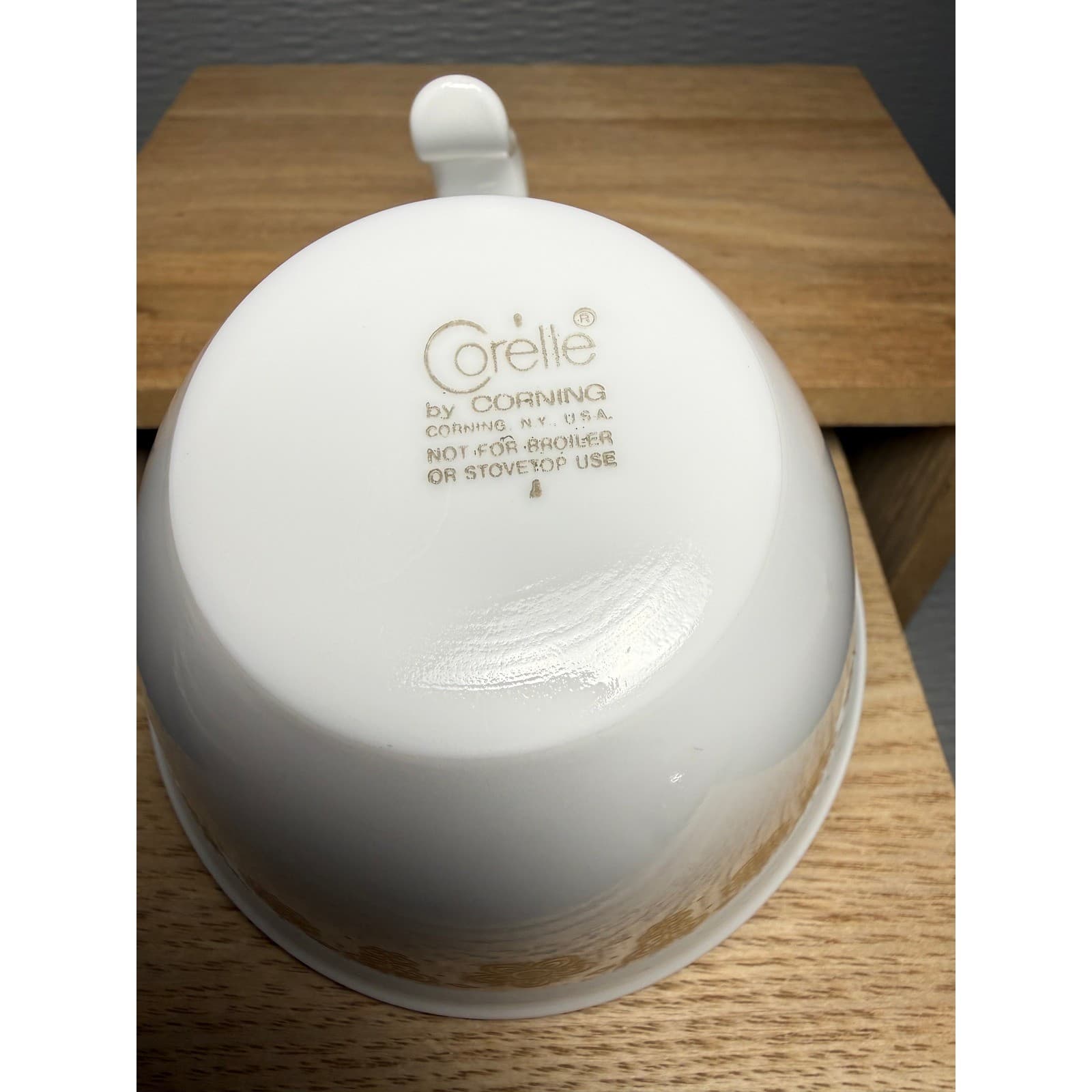 Corelle Butterfly Gold Teacups Set of 4 Vintage Corning White Gold Hook Handle - Thumbnail 5