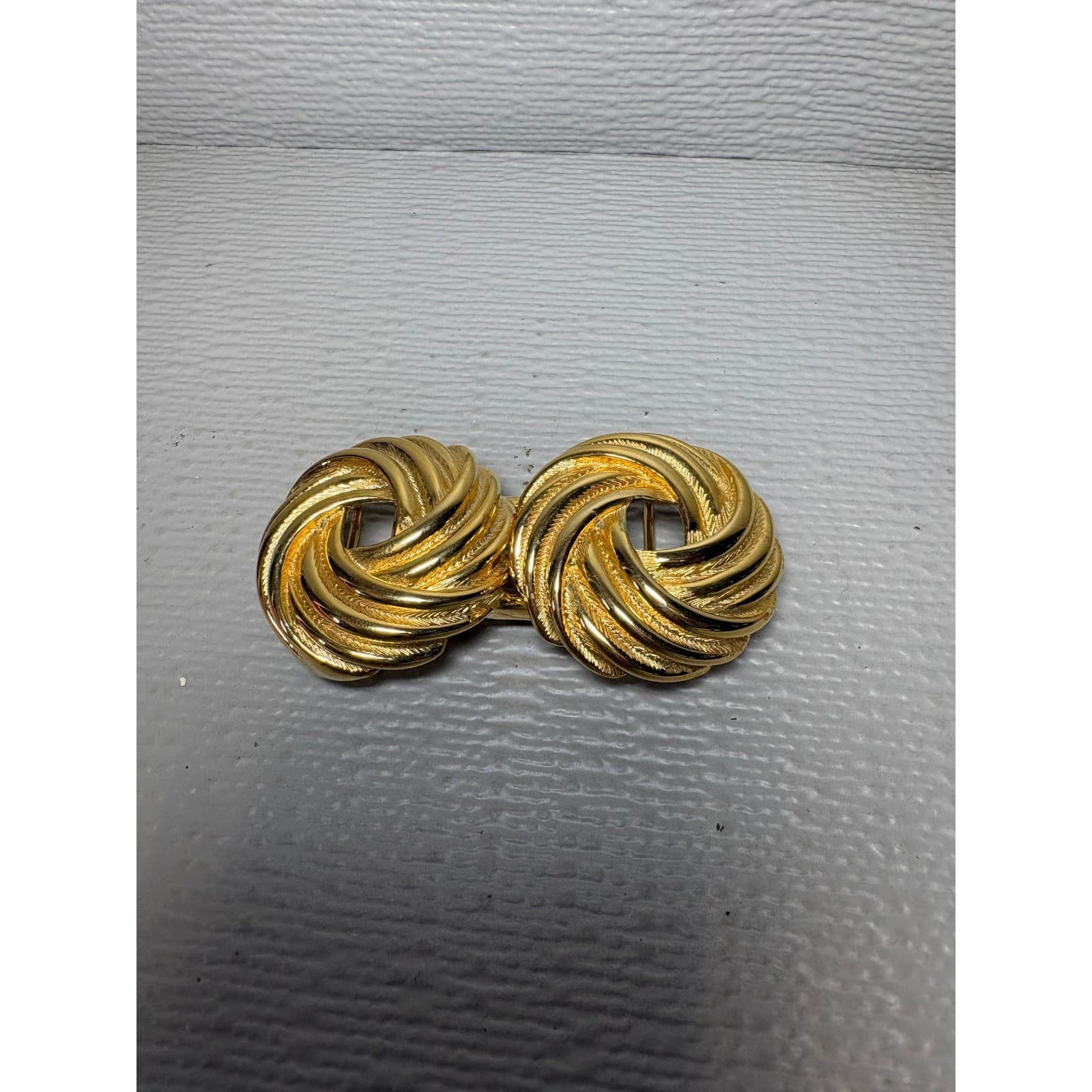 Douglas Paquette Vintage Gold Tone Textured Swirl Interlocking Belt Buckle Set - Thumbnail 2