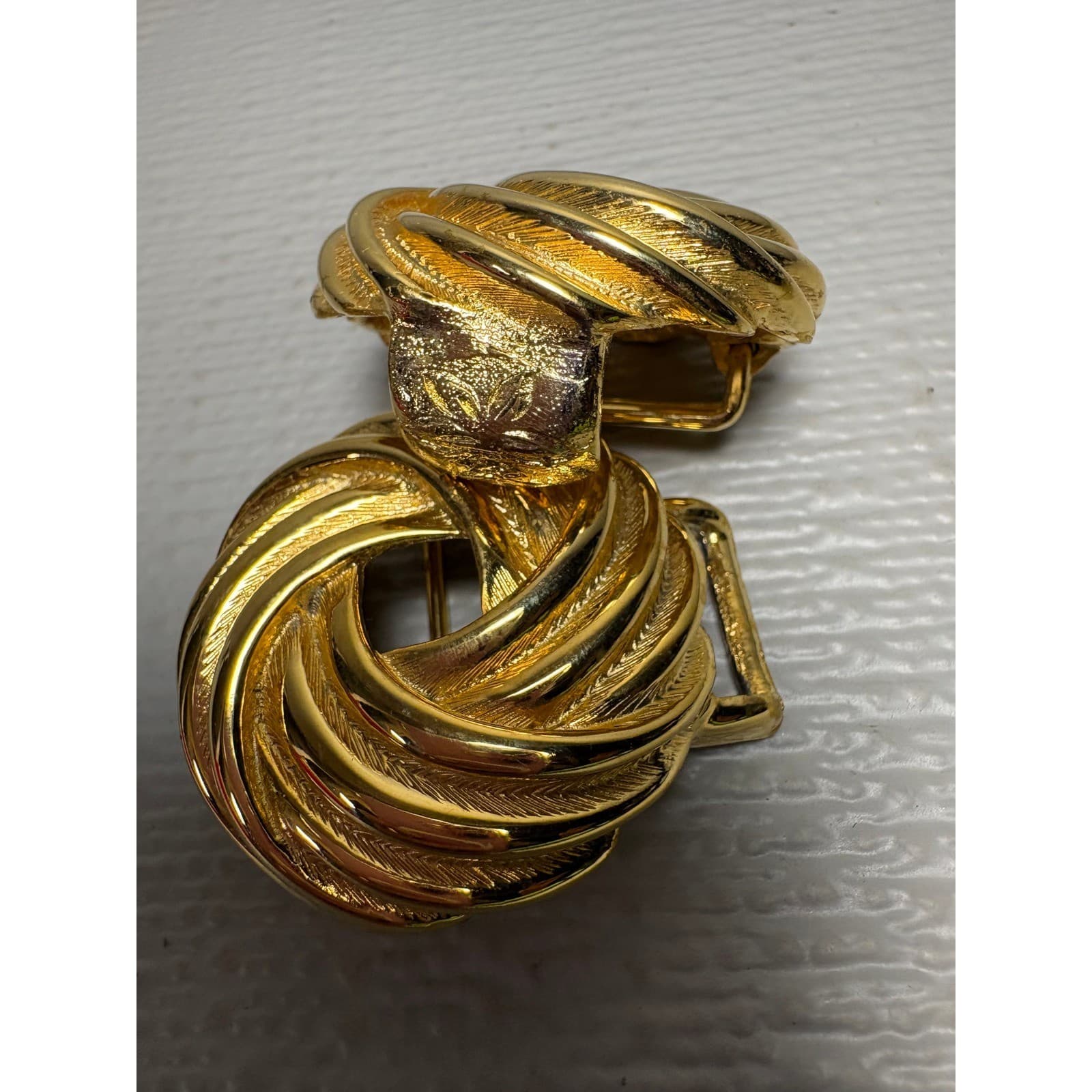 Douglas Paquette Vintage Gold Tone Textured Swirl Interlocking Belt Buckle Set - Thumbnail 5