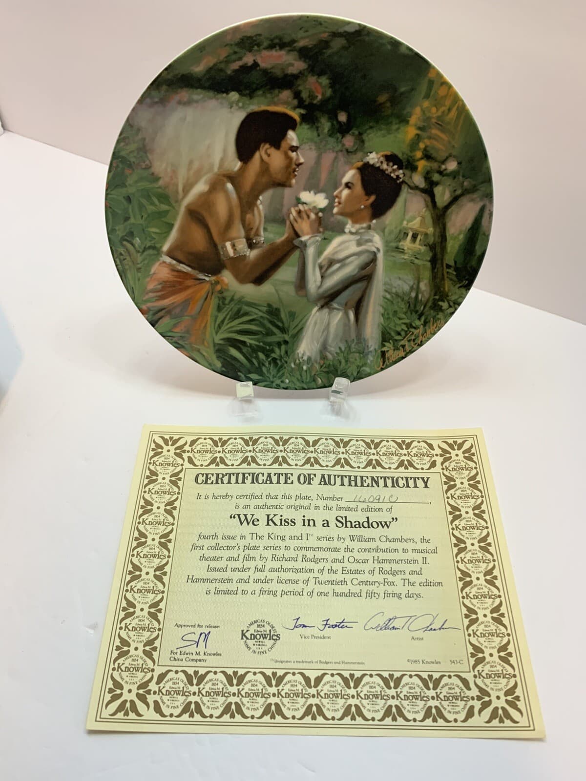 1985 Collector Plate WE KISS IN A SHADOW 4th/4 in The King and I Series w/CoA - Thumbnail 3