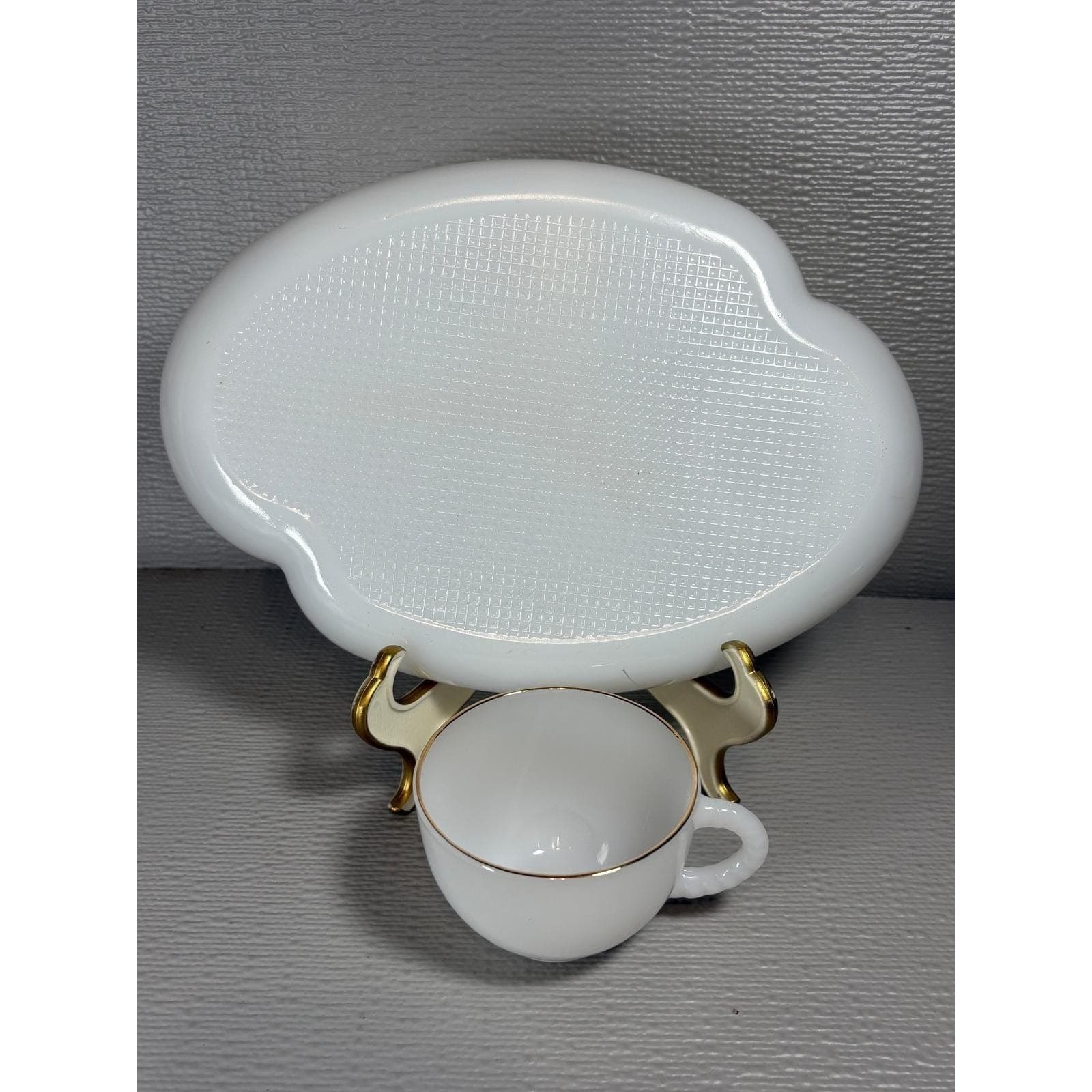 Vintage Federal Glass Milk Glass Snack Set Cloud Shape Gold Trim 2pc - Thumbnail 7