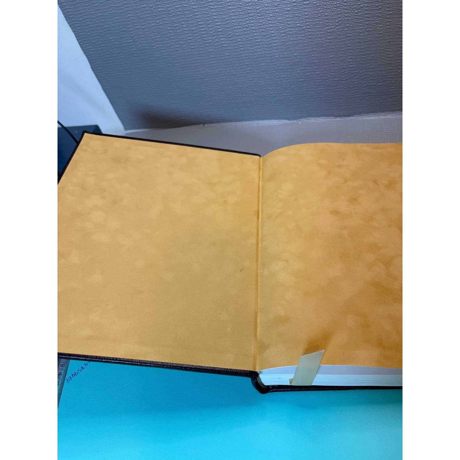 The New Illustrated Companion to the Bible J.R. Porter Gold Art Deco Hardcover - Thumbnail 4