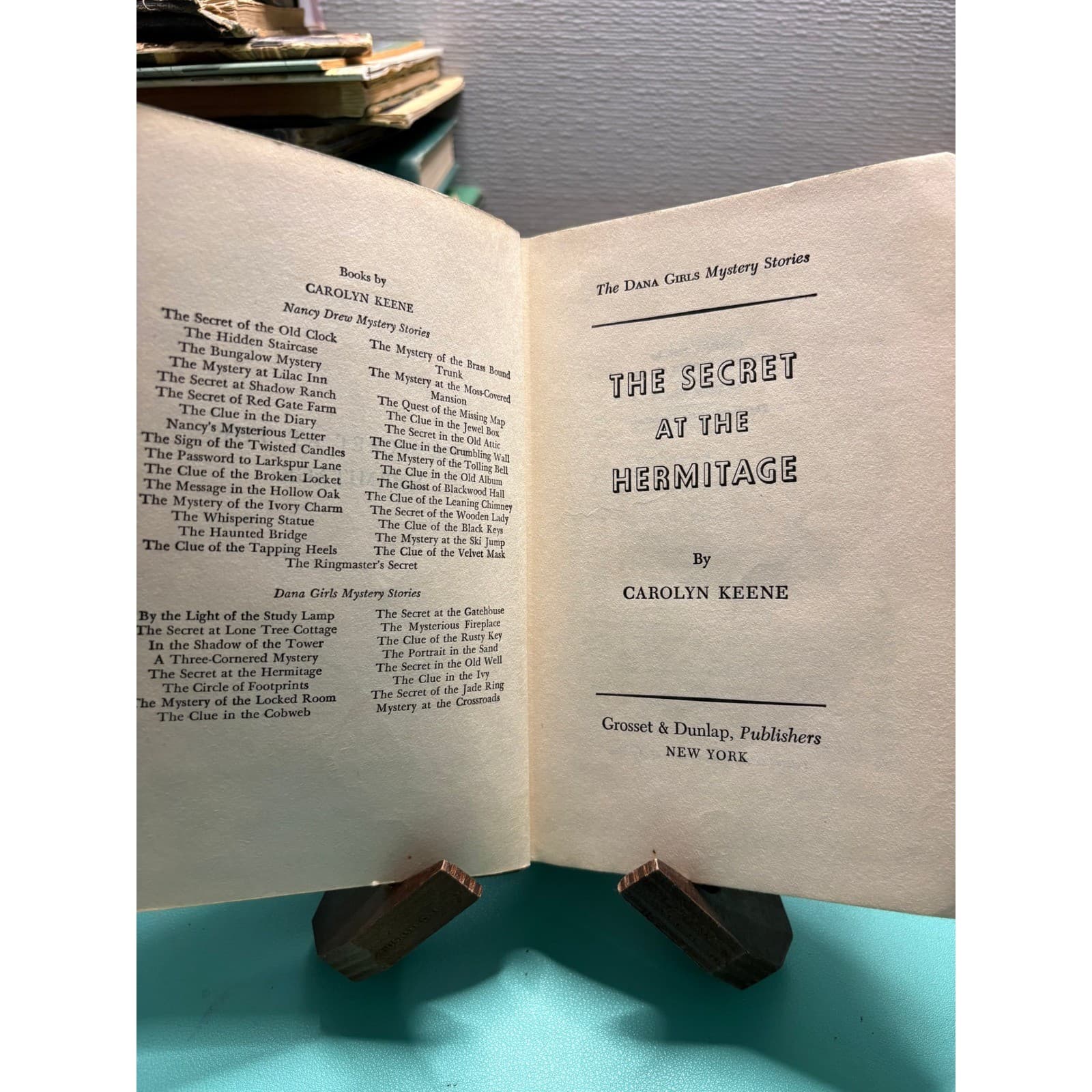 1936 The Secret at the Hermitage Dana Girls Mystery Carolyn Keene Hardcover - Thumbnail 7