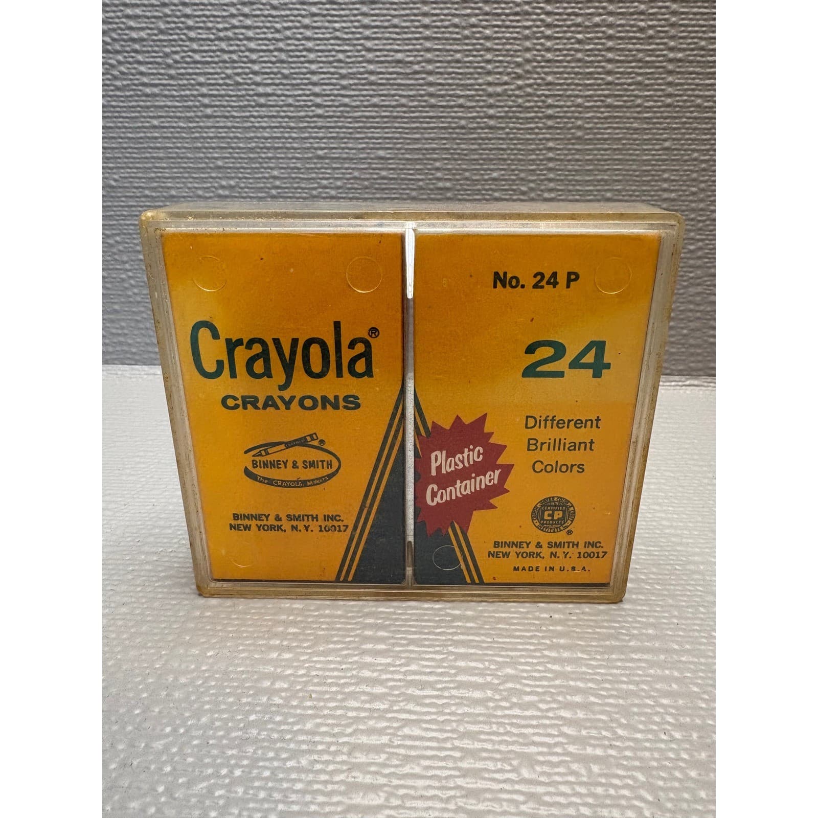 Vintage Crayola 24 Count Crayons Binney & Smith No. 24 P Plastic Container USA - Thumbnail 2