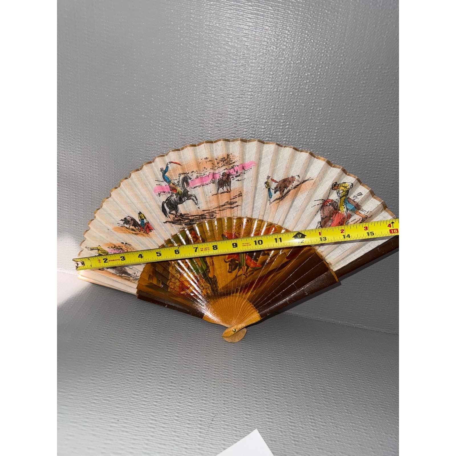 Vintage Spanish Bullfighting Hand Painted Folding Fan Matador Scene 16 Inch - Thumbnail 5