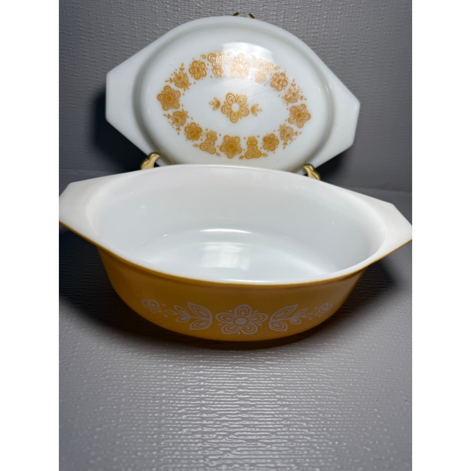 Vintage Pyrex Butterfly Gold 043 Oval Casserole Dish with Lid 1.5 Quart Yellow - Thumbnail 6