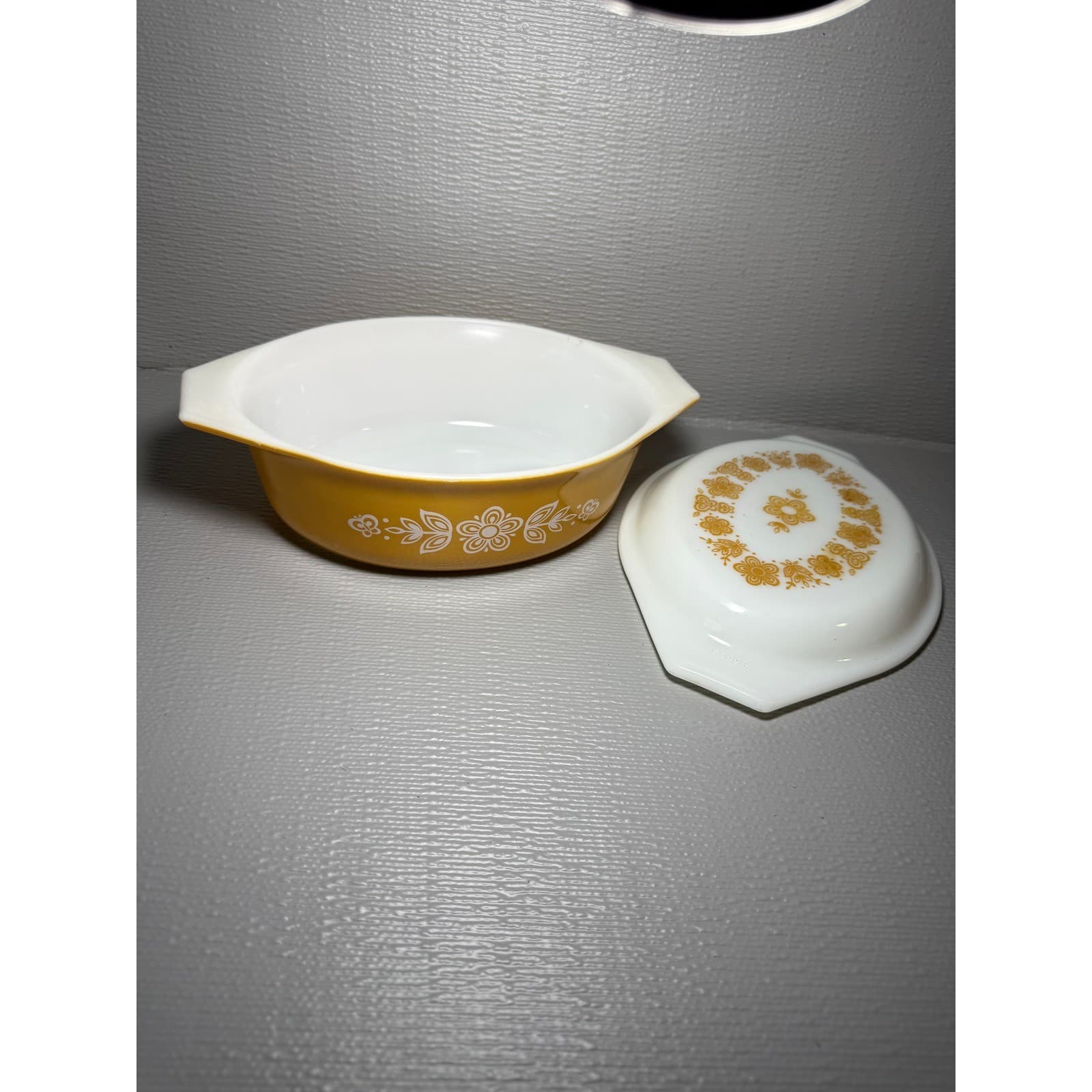 Vintage Pyrex Butterfly Gold 043 Oval Casserole Dish with Lid 1.5 Quart Yellow - Thumbnail 7
