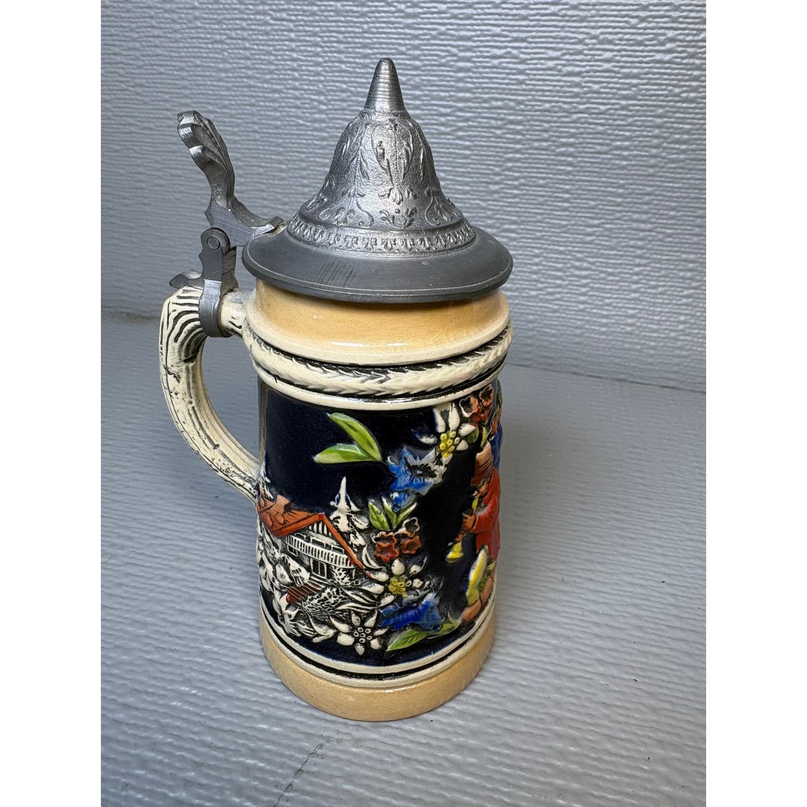 Vintage German Style Ceramic Beer Stein with Hinged Pewter Lid 6 Inch Relief - Thumbnail 4