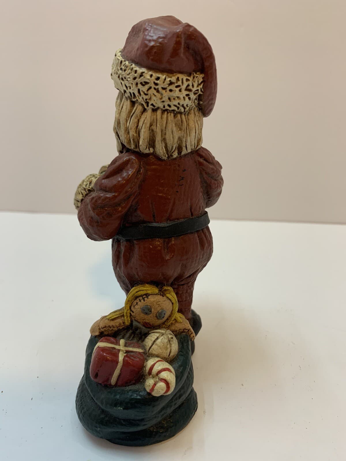 Vintage 5 1/2" Santa Claus Resin Figurine With List And Bag Of Christmas Gifts - Thumbnail 2