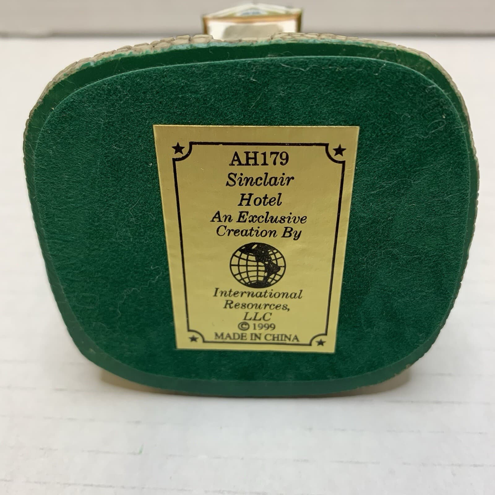VTG Liberty Falls “The Sinclair Hotel” The Americana Collection 1999 AH179 - Thumbnail 5