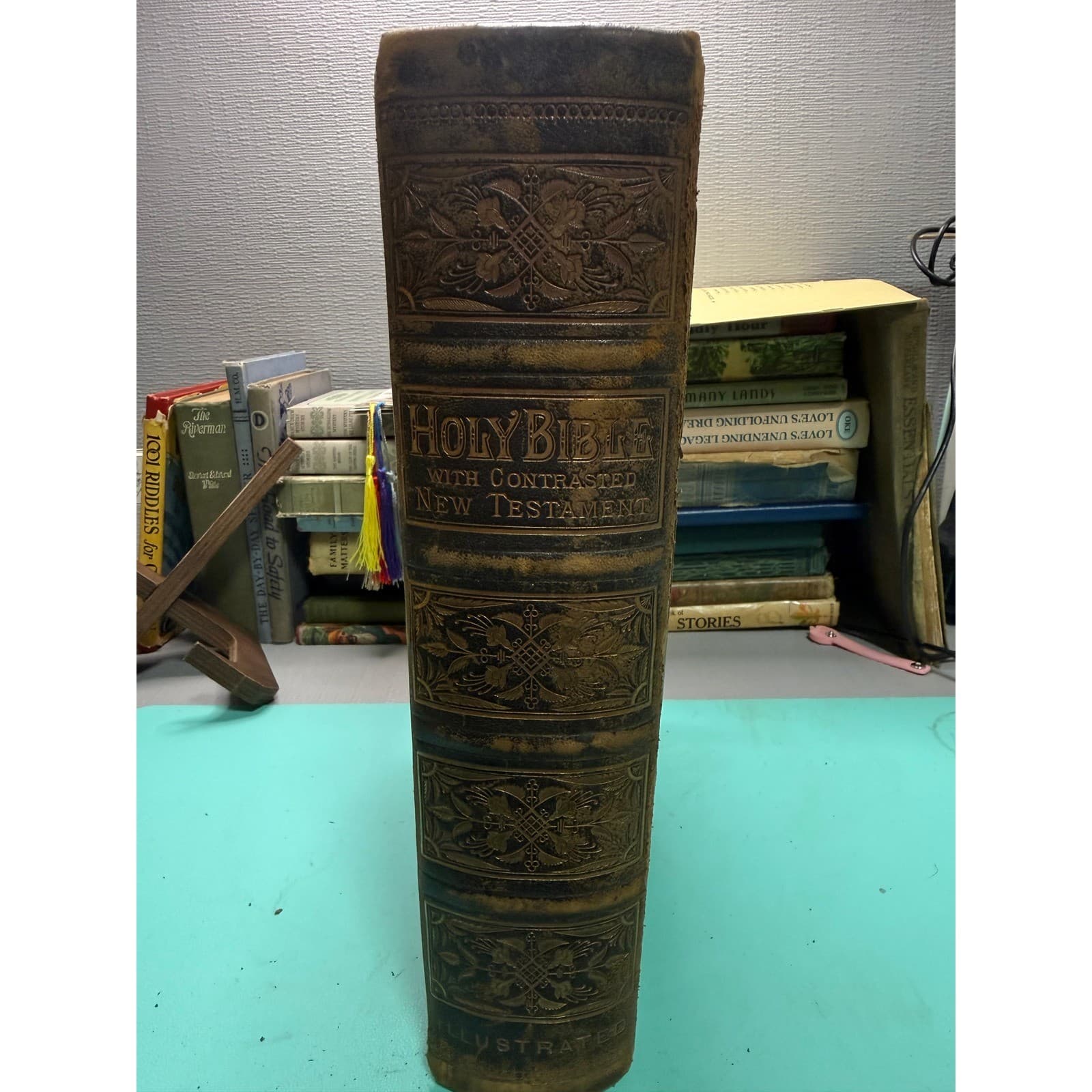 Antique 1873 Holy Bible National Publishing Co Leather Gilt Embossed - Thumbnail 2
