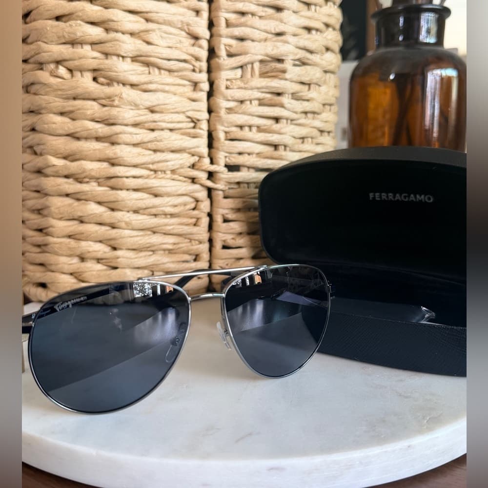 Salvatore Ferragamo SF157S Sunglasses 015 Dark Gun Aviator 60-15-140 Excellent - Thumbnail 3
