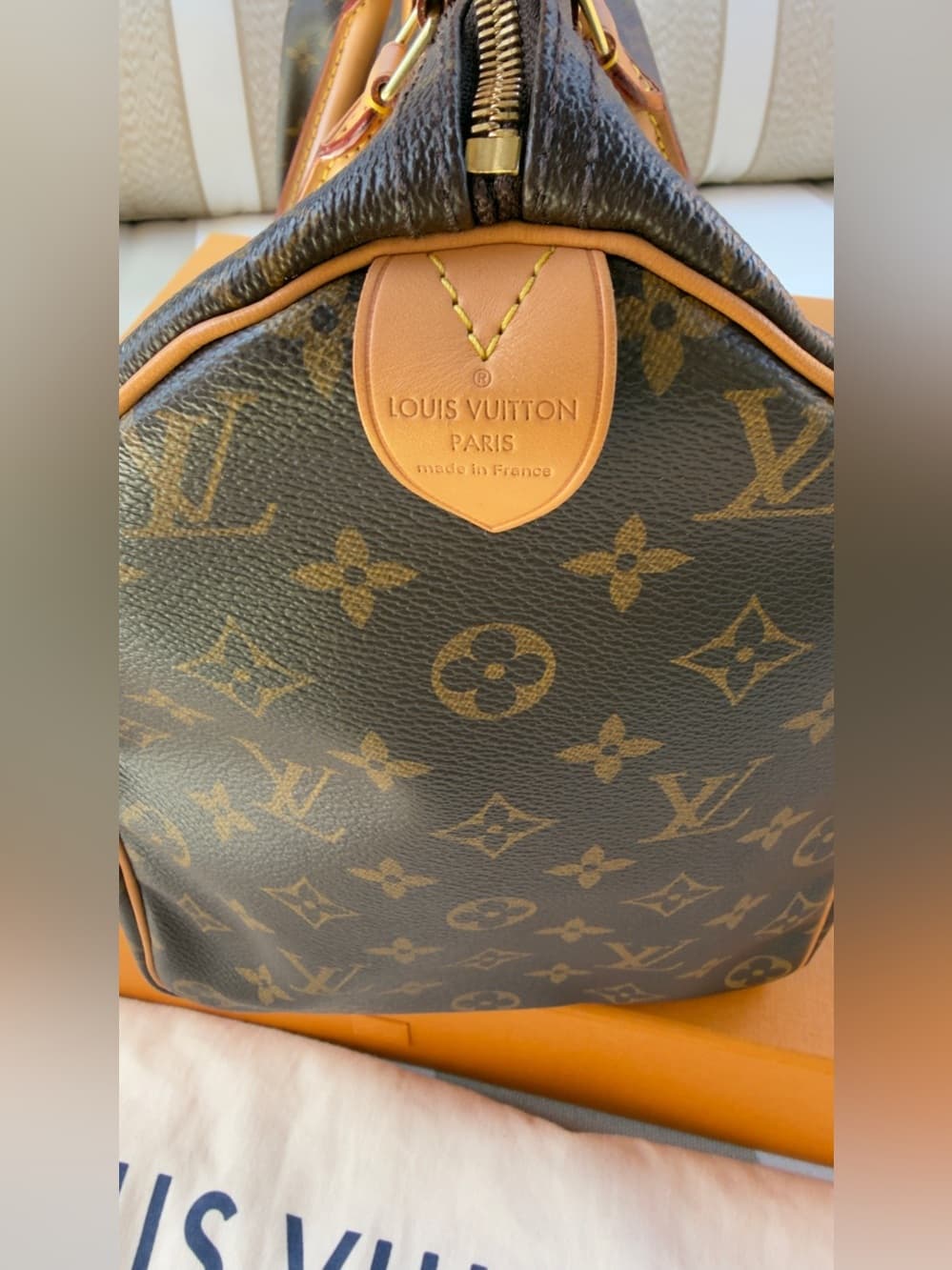 Louis Vuitton Speedy 40 Classic Monogram Canvas France w/ Box, Dust Bag Lock Key - Thumbnail 4