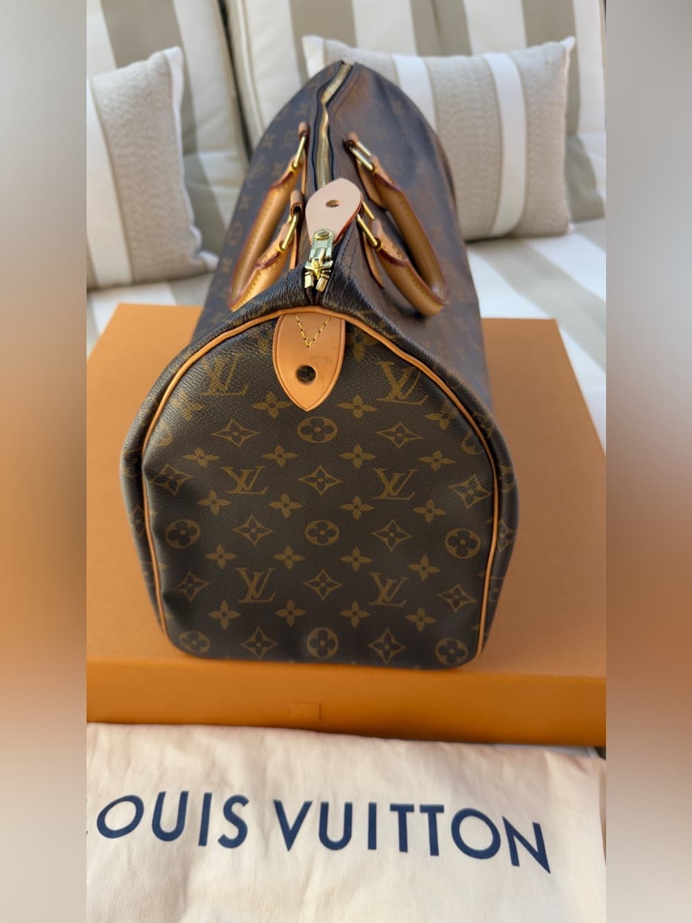 Louis Vuitton Speedy 40 Classic Monogram Canvas France w/ Box, Dust Bag Lock Key - Thumbnail 5