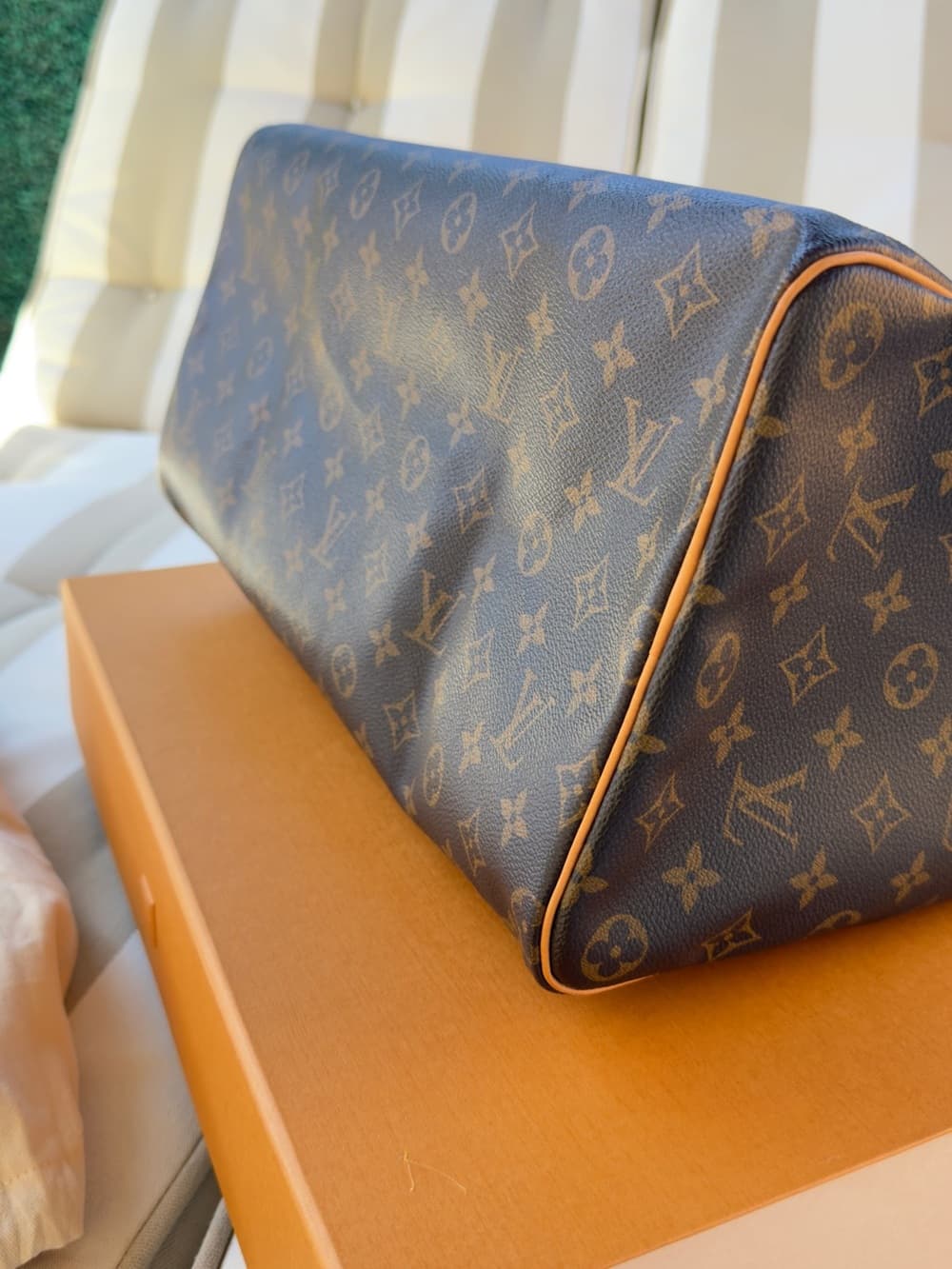 Louis Vuitton Speedy 40 Classic Monogram Canvas France w/ Box, Dust Bag Lock Key - Thumbnail 7