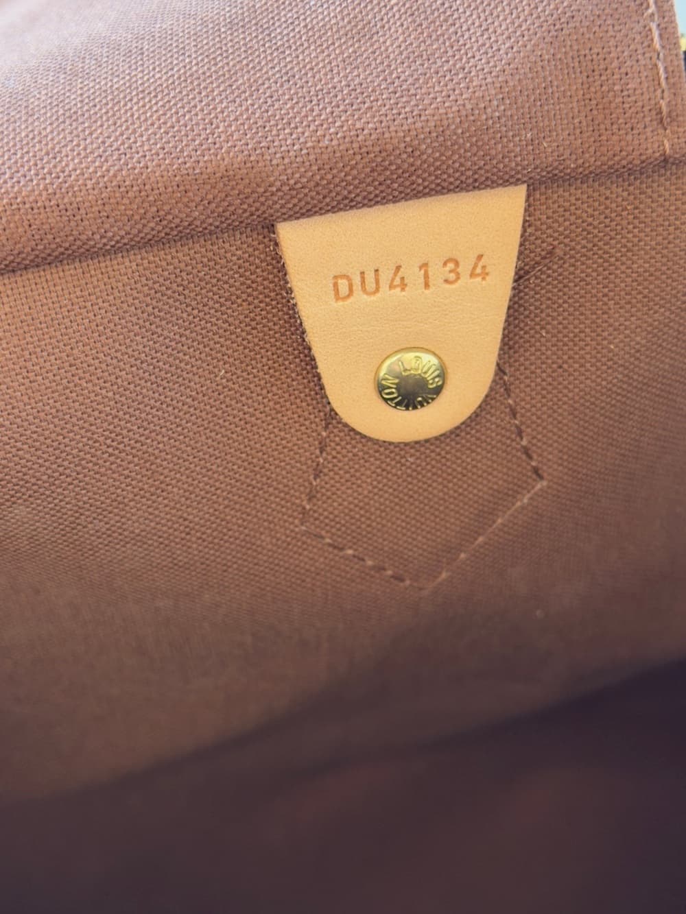 Louis Vuitton Speedy 40 Classic Monogram Canvas France w/ Box, Dust Bag Lock Key - Thumbnail 9