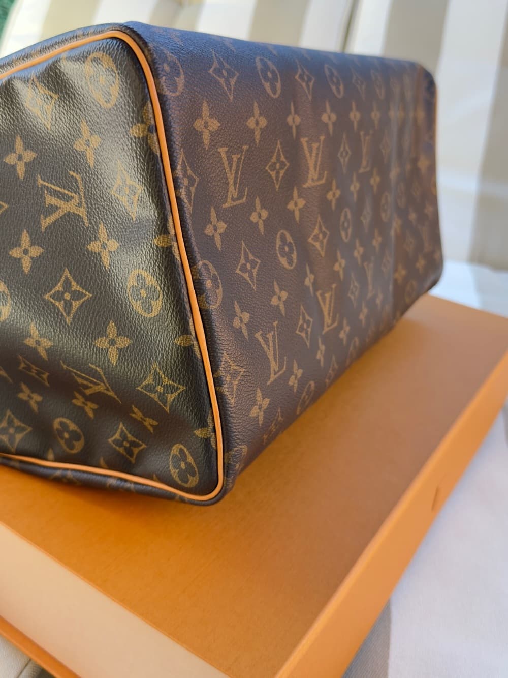 Louis Vuitton Speedy 40 Classic Monogram Canvas France w/ Box, Dust Bag Lock Key - Thumbnail 8
