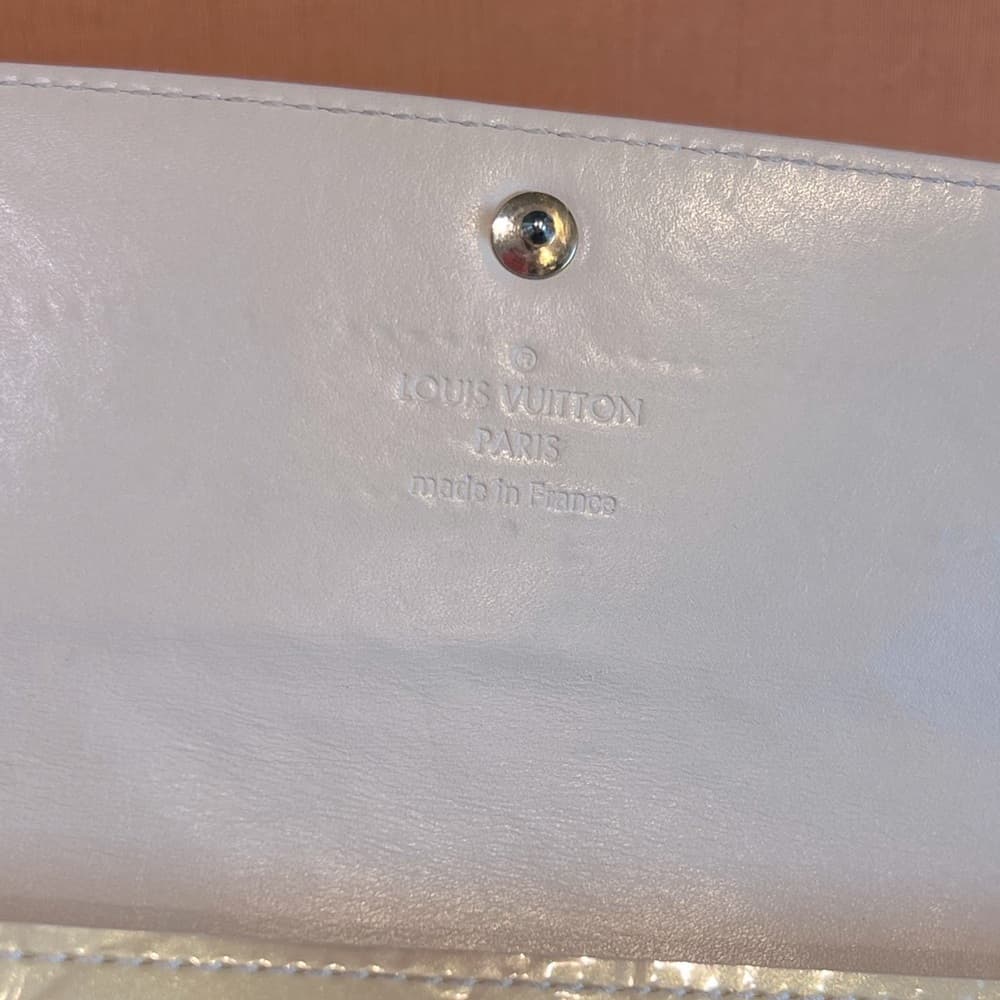 LOUIS VUITTON Sarah Vernis Beige Embossed Large Card Leather Continental Wallet - Thumbnail 11