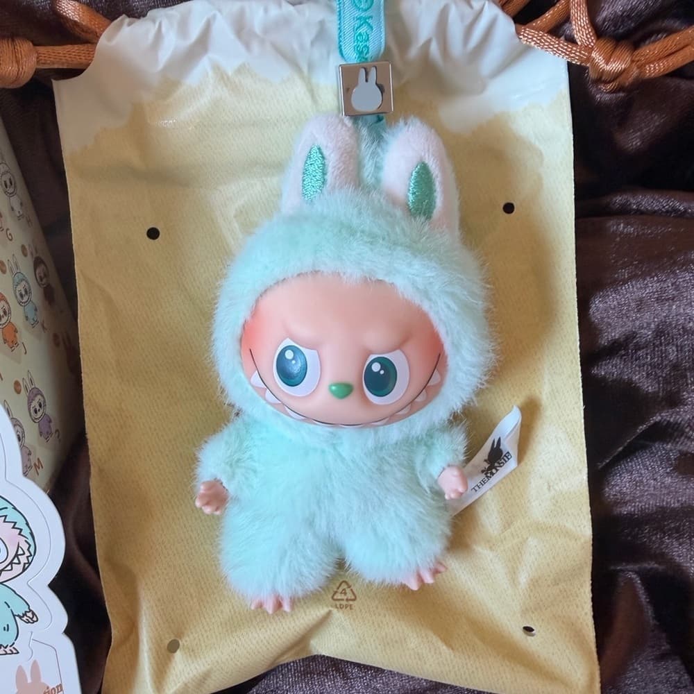 Labubu PIN FOR LOVE Letter “ I “ Key chain Charm light green color Pop Mart NEW - Thumbnail 2