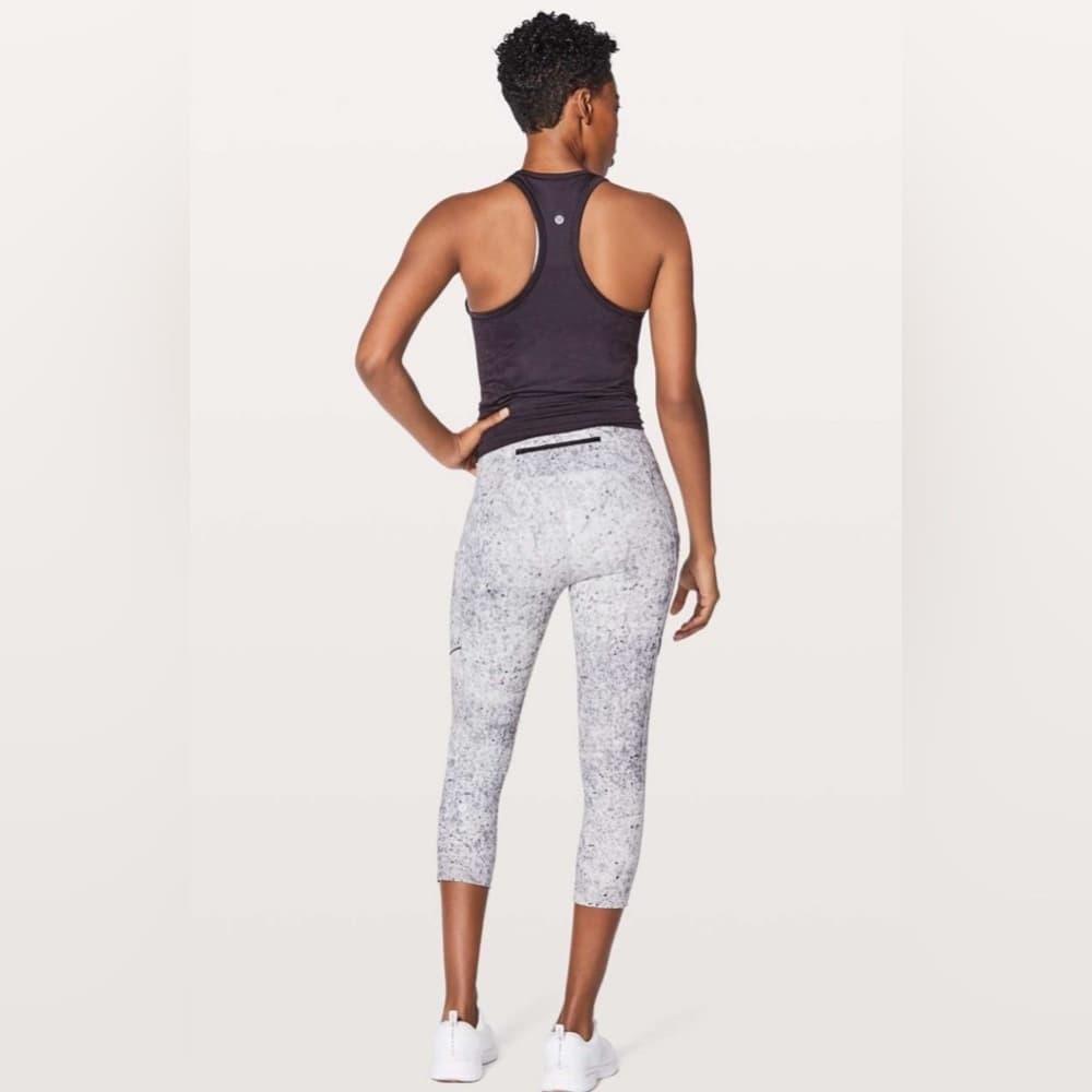 LuLuLemon Speed Up Crop Workout Legging 21”Inseam Alpine White Run Fast size 8 - Thumbnail 2