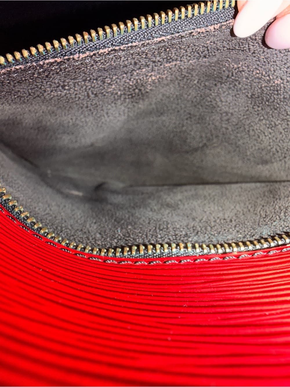 Louis Vuitton Saint Cloud GM Red Epi Leather Crossbody Adjustable Shoulder Strap - Thumbnail 9