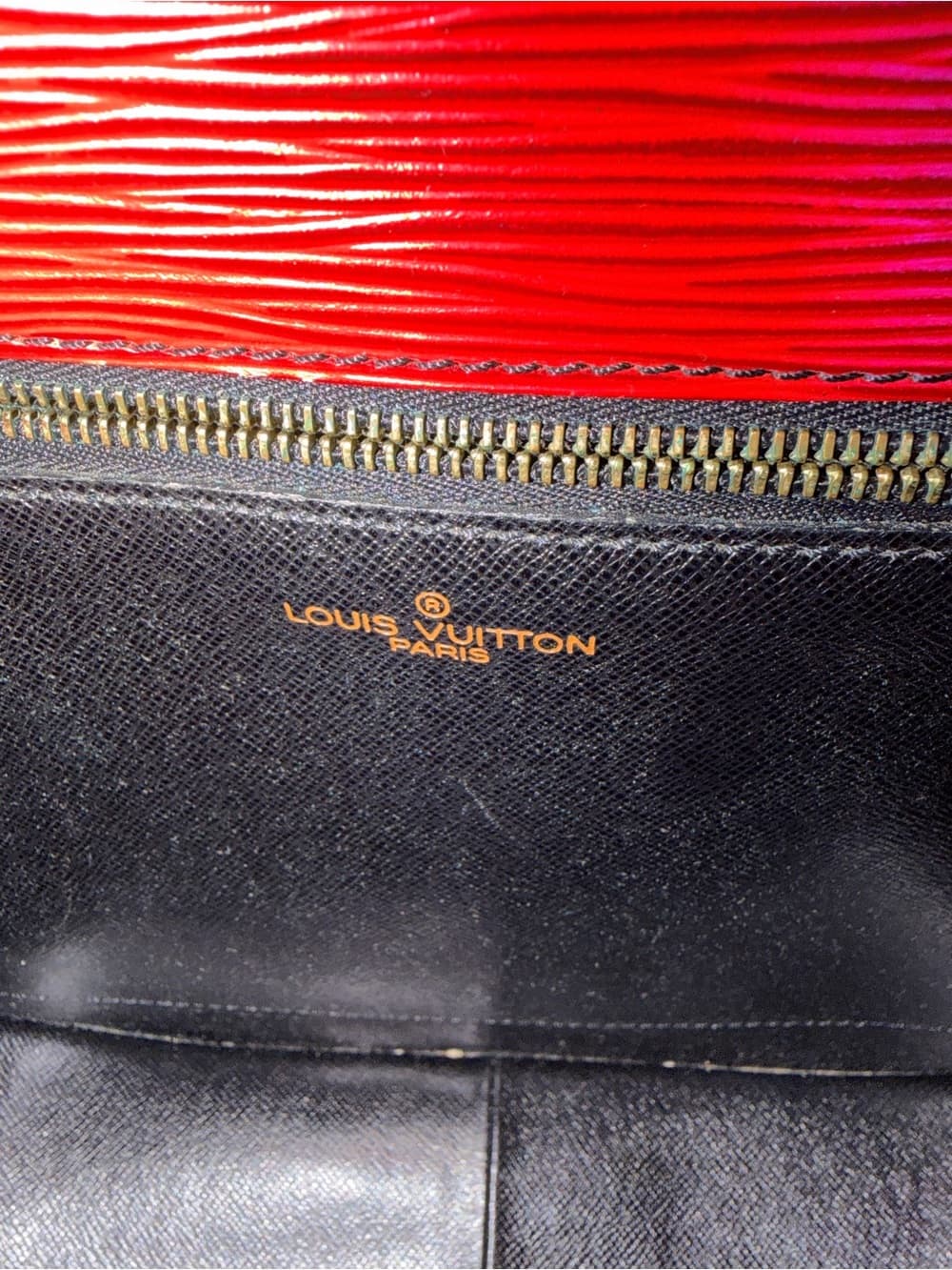 Louis Vuitton Saint Cloud GM Red Epi Leather Crossbody Adjustable Shoulder Strap - Thumbnail 8