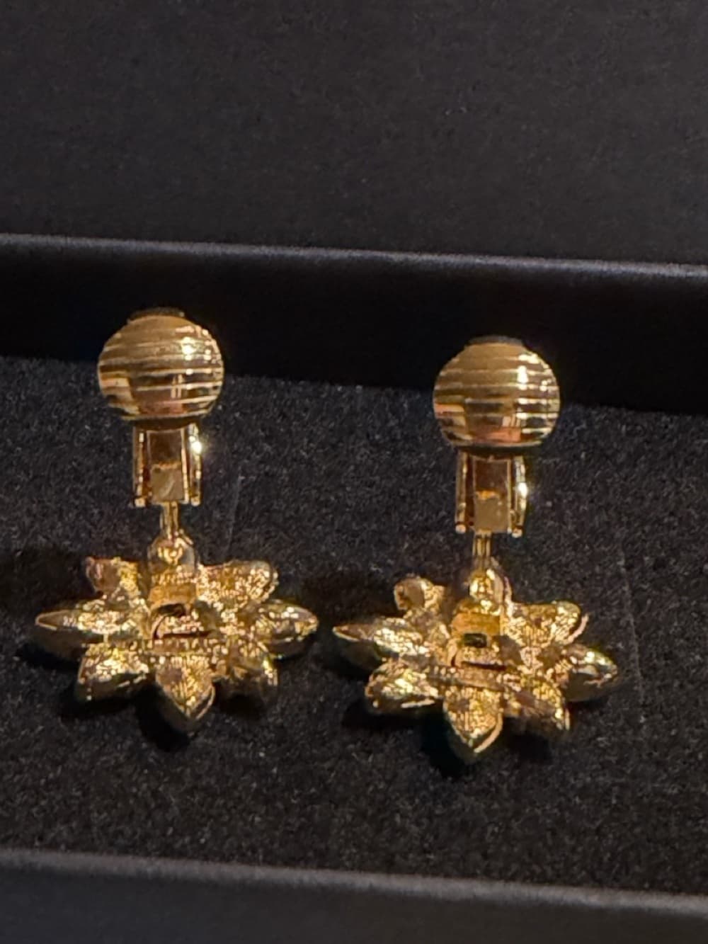 GIVENCHY Flower Crystal G Gold Plated Clip On Earrings Vintage incl box card - Thumbnail 8