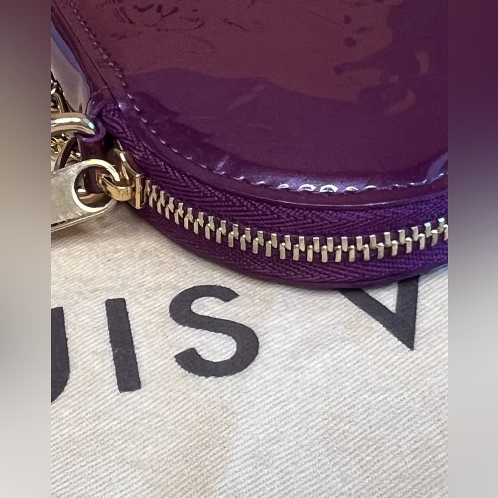 Louis Vuitton Vernis Porte Monnaie Heart Lock Keychain Charm Chain Clip Wallet - Thumbnail 7