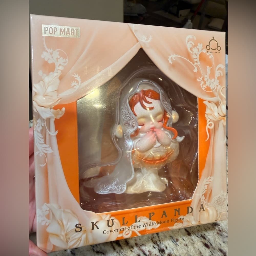 Skullpanda Covenant of The White Moon Pop Mart Limited Edition Lights Up NEW NIB - Thumbnail 8