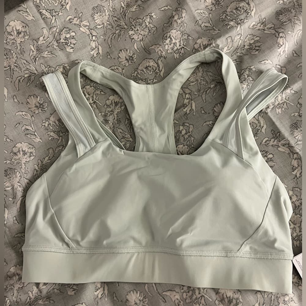 NEW Lululemon GEARED TO TRAIN Medium Support SPRINGTIME light green size 8 $58 - Thumbnail 6