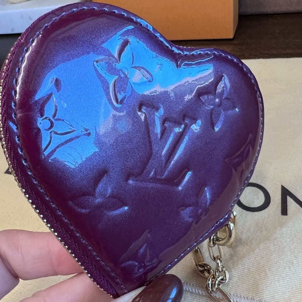 Louis Vuitton Vernis Porte Monnaie Heart Lock Keychain Charm Chain Clip Wallet - Thumbnail 5