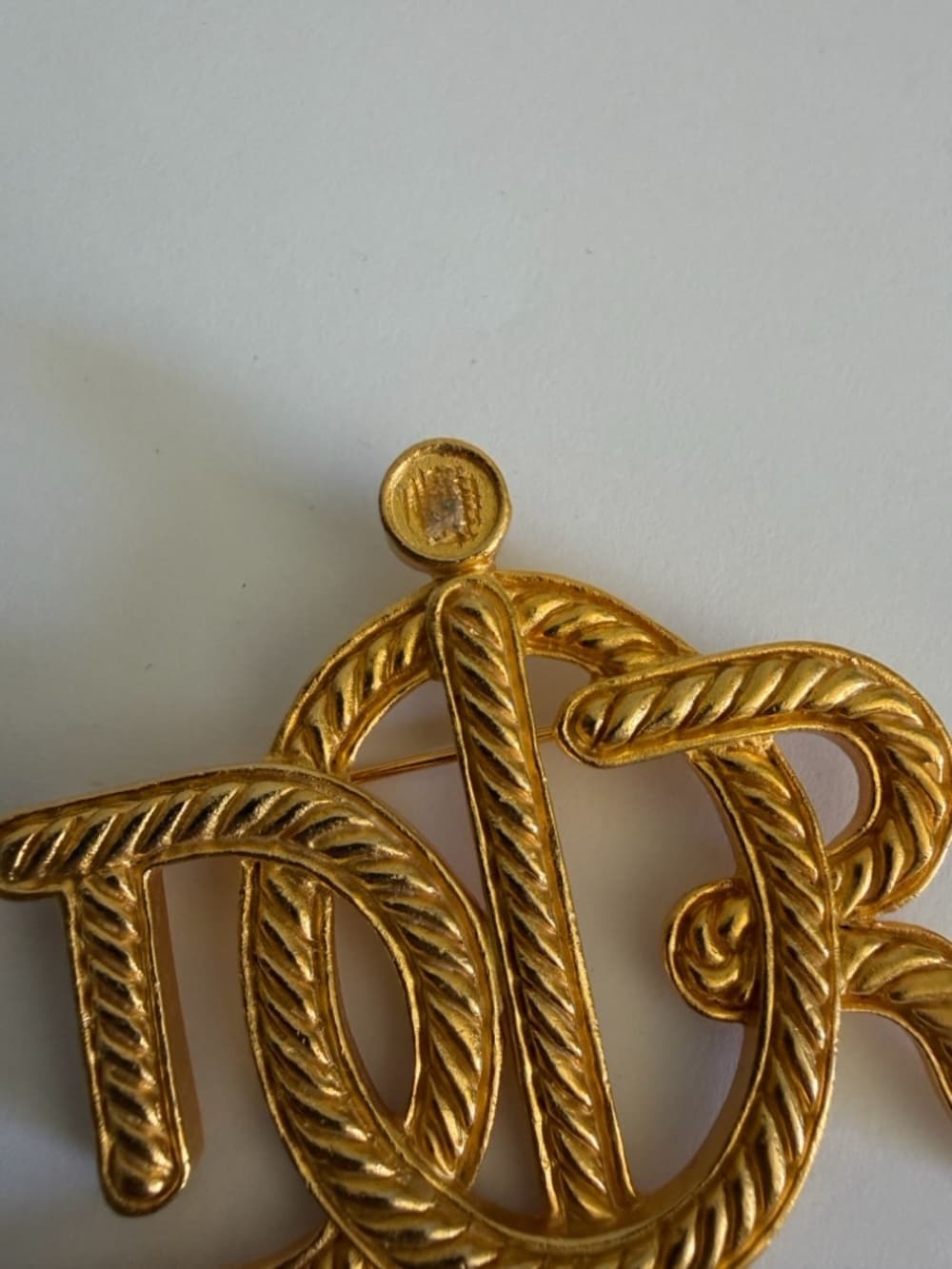 DIOR Oversized Woven Rope Design CD Logo Gold Plated 1980’s Pin Brooch Vintage - Thumbnail 9
