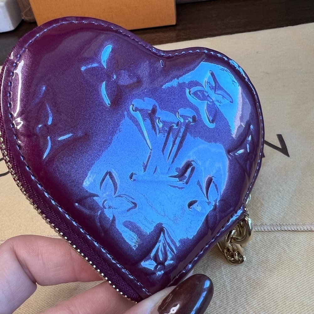 Louis Vuitton Vernis Porte Monnaie Heart Lock Keychain Charm Chain Clip Wallet - Thumbnail 4