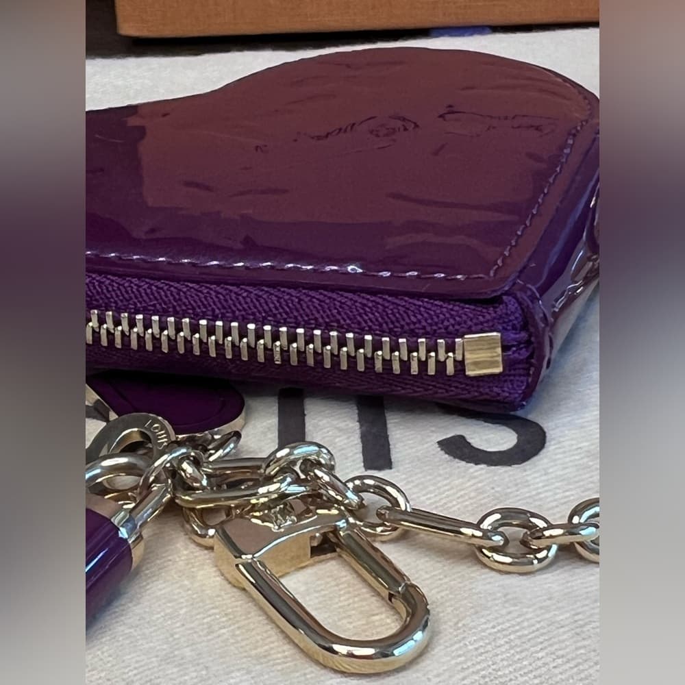 Louis Vuitton Vernis Porte Monnaie Heart Lock Keychain Charm Chain Clip Wallet - Thumbnail 8