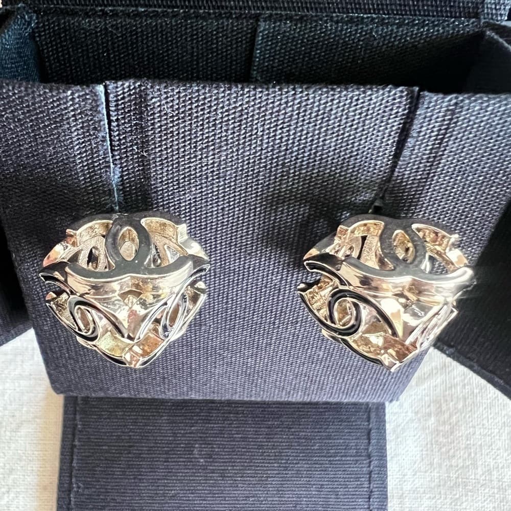 Chanel A22 CC Cube Logo Stud Earrings Gold Tone Made in France with Box - Thumbnail 5