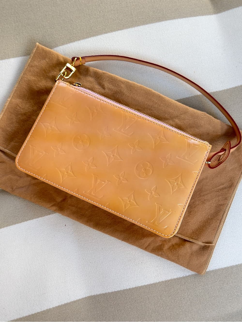 Louis Vuitton Vernis Lexington Pochette Orange Patent Monogram Shoulder Bag - Thumbnail 2