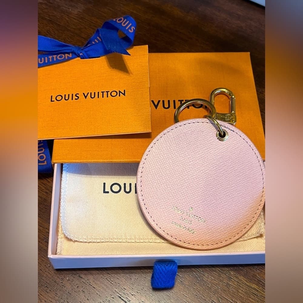 Louis Vuitton Damier Azur Tahitienne Round Leather Keychain Key Purse Charm Clip - Thumbnail 2