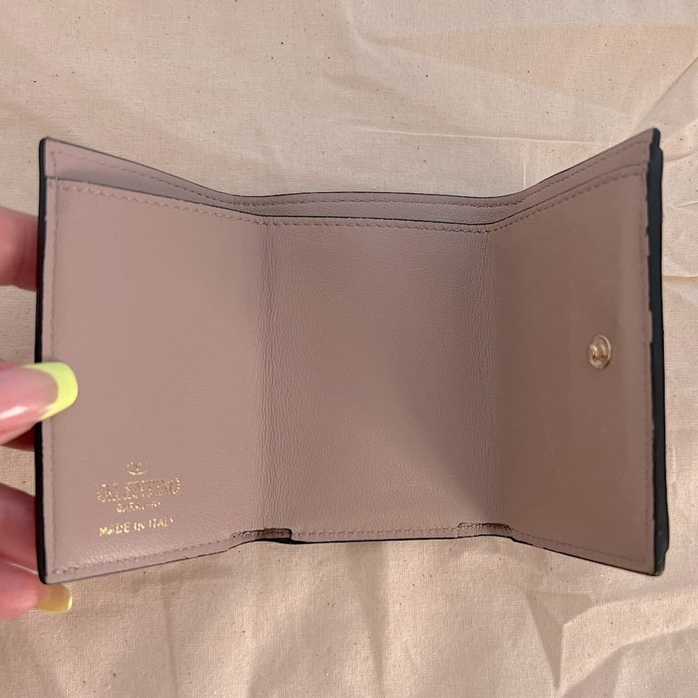 EUC VALENTINO GARAVANI Gold Rockstud Front Flap Mini Trifold Pale Pink Wallet - Thumbnail 9