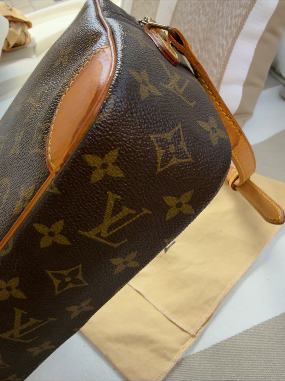 Louis Vuitton Trocadéro 30 Monogram Canvas Crossbody Bag Vintage Dust Bag France - Thumbnail 10