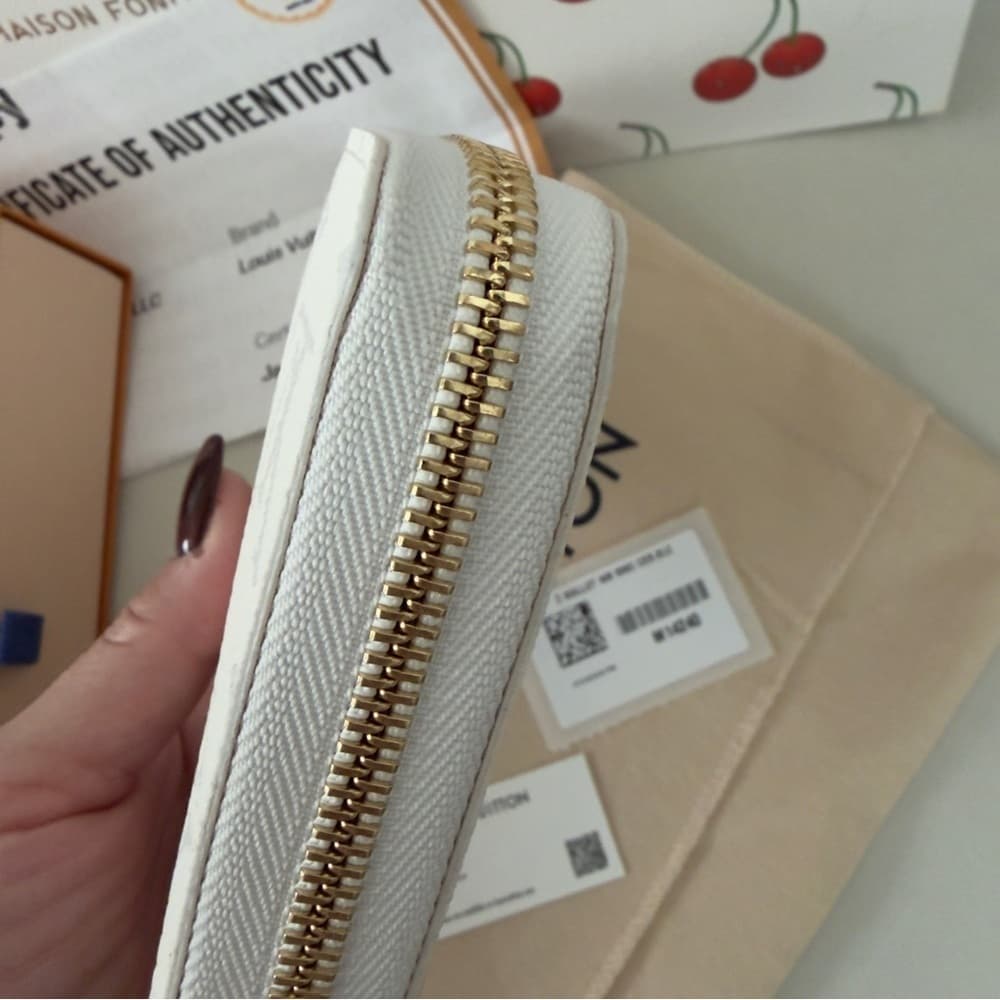 Louis Vuitton Takashi Murakami Cherry Cerise White Monogram Wallet COA M14240 - Thumbnail 5